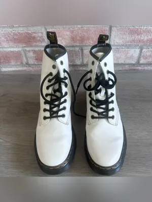 Dr. Martens Zavala Lace Up Combat Boots White Women’s 7 White Leather Doc Ankle thumbnail 2