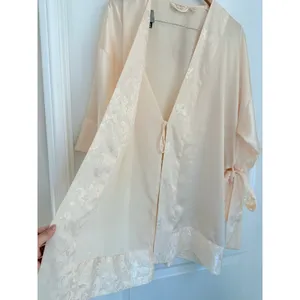 Victoria's Secret Vintage Gold Label‎ Baby Pink Robe with Tie Sabrina Carpenter thumbnail 3