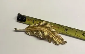 Signed Coro 1961 Leaf Vintage Gold Tone Brooch / Pin thumbnail 3