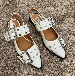 Steve Madden flats  thumbnail 1