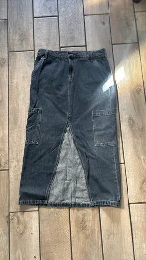 Old Navy Mid-rise Cargo Maxi Skirt thumbnail 2