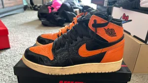 Air Jordan 1 thumbnail 3