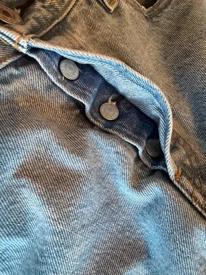 Levi's 501 Light Wash Jeans Straight Leg Distressed Classic Size 28 x 32 Women's thumbnail 16