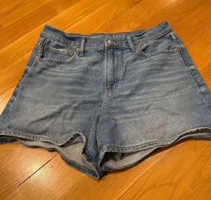 American Eagle outfitters super high-rise relaxed jeans shorts size 8. thumbnail 1