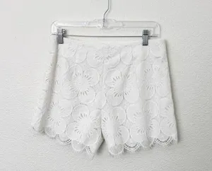[Trina Turk] Cece White Lace Eyelet Scalloped Hem Mid Rise Shorts Bridal Size 4 thumbnail 3