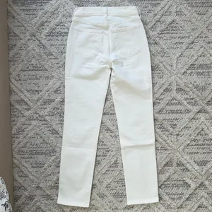 Abercrombie & Fitch Mid Rise 90s Straight Jean thumbnail 3