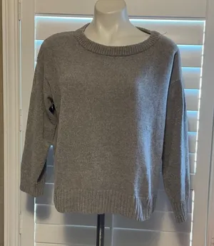 Elegant Gray Women's Crew Neck Sweater thumbnail 1