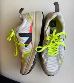 VEJA Sneakers White thumbnail 1
