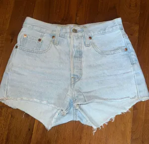 Levi’s 501 Shorts Jean thumbnail 1