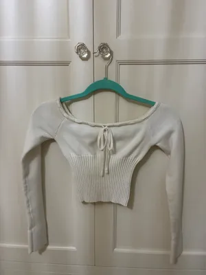 Edikted Off-The-Shoulder Top Long Sleeve thumbnail 4