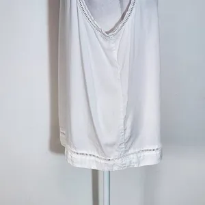 Cloth & Stone Anthropologie White Sleeveless Blouse with Lace Accent Size Medium thumbnail 5
