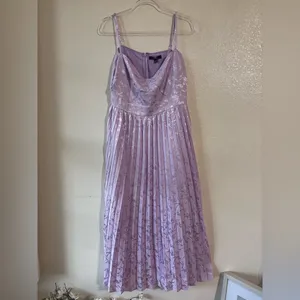 Lulu's Lavender Pleated Midi Dress XL thumbnail 2