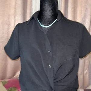 NWT  Size M Black Button Down Crop Top thumbnail 2