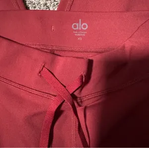 Alo Yoga Leggings thumbnail 6