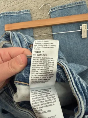 American Eagle Women's Mom Jeans Distressed Baggy Medium Wash Size 2 thumbnail 9
