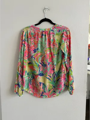 Lilly Pulitzer size M CASA BANANA Stacey TOP 100% Silk Blouse Floral thumbnail 7