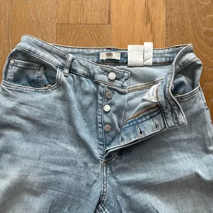 H&M Light Blue Casual Jeans used thumbnail 4