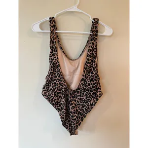 Victoria Secret NWT Swimsuit Womens Large Black Leopard Plunge Neck Boho Beach thumbnail 2