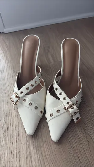 Kitten heels White Size 9 thumbnail 2