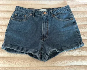 Forever 21 Dark Wash Classic Cuffed‎ Denim Jean Shorts thumbnail 1
