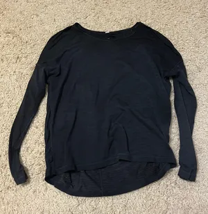 Lululemon Open Back Long Sleeve Top Size Medium thumbnail 1