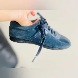Easy Spirit Shoes Womens 9.5 M On Cue Casual Low Sneakers Blue Suede Lace Up thumbnail 2