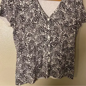 Ann Taylor button Up Sleeve‎ top Office  size Medium thumbnail 5