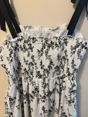 Indulge Dress Floral Women’s white and black textured fabric thumbnail 4