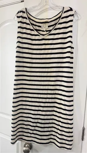 Lou & Grey Black and White Striped Sleeveless Knit Dress thumbnail 1