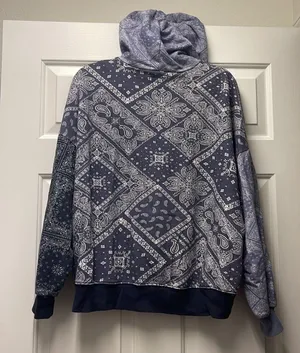 American Eagle cropped oversized bandanna hoodie thumbnail 3