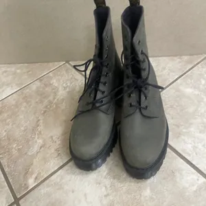 Dr Martens Shriver Hi Olive Green Leather Platform Block Heel Boots Womens 8 thumbnail 5