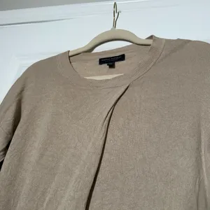 Banana Republic Cashmere Silk crew neck sweater | capsule wardrobe | old money thumbnail 2