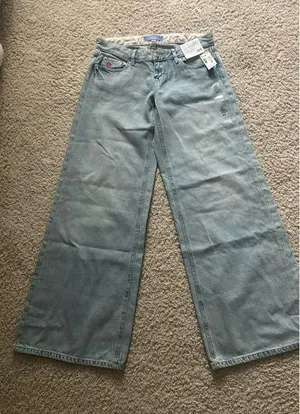 Aeropostale Demetra Super Low Rise Ultra Wide Leg Jeans thumbnail 5