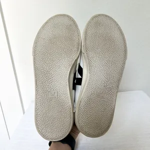 Veja Esplar Sneakers in Black & White thumbnail 6