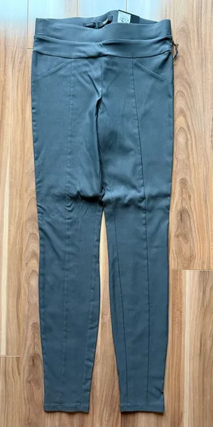 NWT Simply Vera Vera Wang Ultra Stretch Pants - size S thumbnail 1