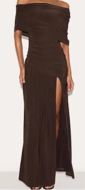 Pretty Little Thing Off The Shoulder Brown Dress thumbnail 1