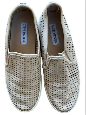 Steve Madden Tan Perforated Slip On Women’s Loafers Size 8 thumbnail 1