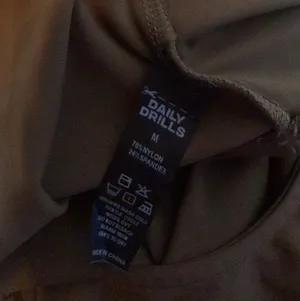 NWT Daily Drills Go! Cropped Long Sleeve thumbnail 6