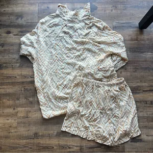 Ascot + Hart Women's Long Sleeve Button-Front & Shorts Pajama Set Size Md NWT thumbnail 8