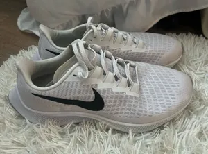 White Nike Women’s Shoes  thumbnail 1