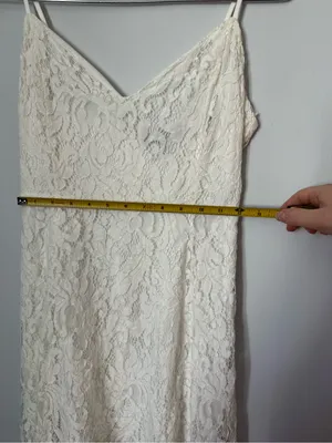 Lulu’s white lace dress thumbnail 4