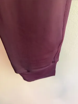 Women’s High-Rise Joggers in Deep Plum thumbnail 4