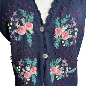 90's Susan Bristol Hand Embroidered Floral Knit Vest L | Grandmacore Cottagecore thumbnail 2
