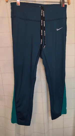 Nike DRI-FIT Capri Active Legging thumbnail 1