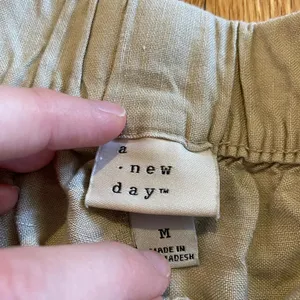 A new day‎ khaki shorts size medium elastic waist thumbnail 5