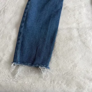 Good American Good Waist Jeans Women’s Size 8/29 thumbnail 10