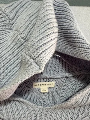 Aeropostale Y2K Light Gray Cable Knit Cropped Hooded Sweater thumbnail 3