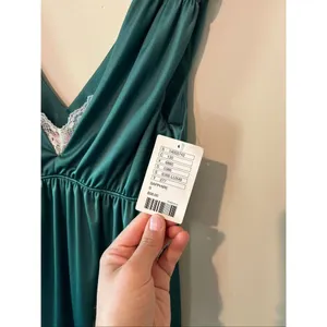 NWT Urban Outfitters Lux Emerald Green Satin Lace Slip Dress Small Sapphire Boh thumbnail 5