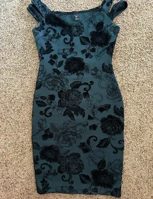 Windsor Green and Black Floral Mini Dress thumbnail 1