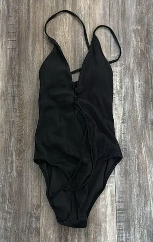 CUPSHE Black Ribbed V-neck lace up one piece swimsuit small NEW thumbnail 6